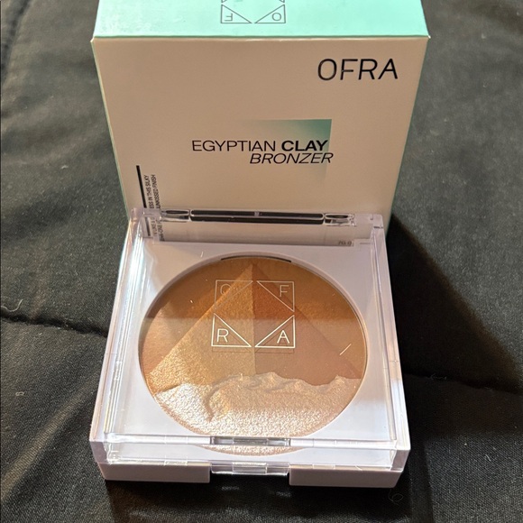 Bronzer - Picture 2 of 2